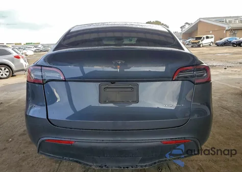 2023 Tesla Model Y z USA, uszkodzony, nr VIN 7SAYGDEE2PF833176